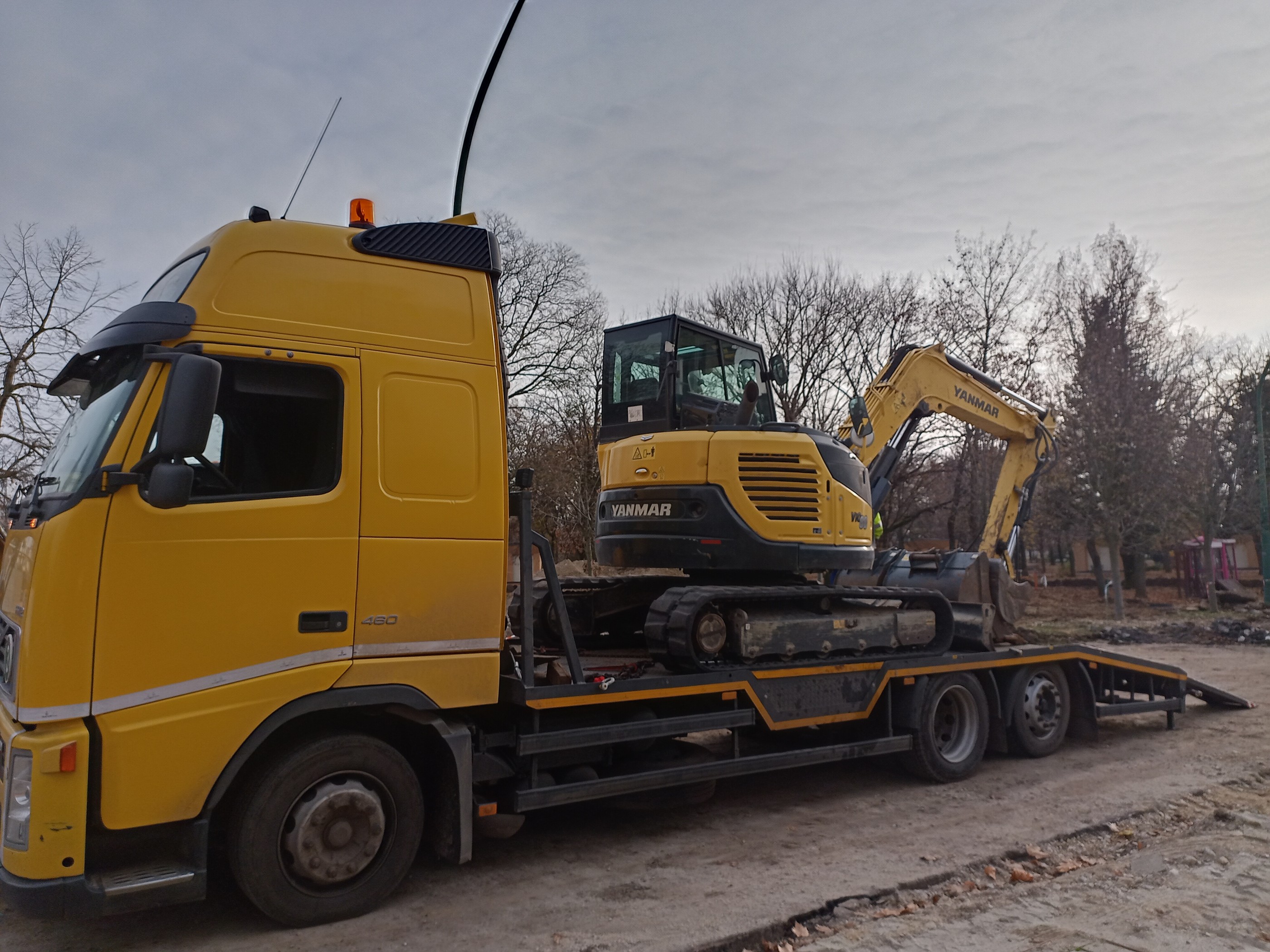 Munkagép szállítás gépszállítás Hajdú-Bihar megye